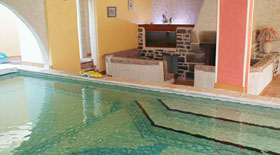 illustration du parc aux deux étangs : lampadaire de style classique en premier plan